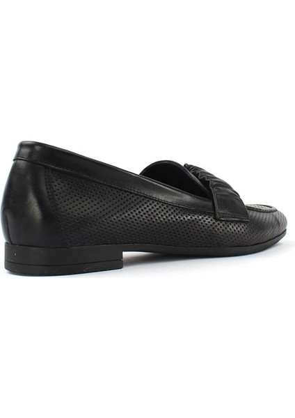 Kadın Siyah Büzgülü Deri Loafer
