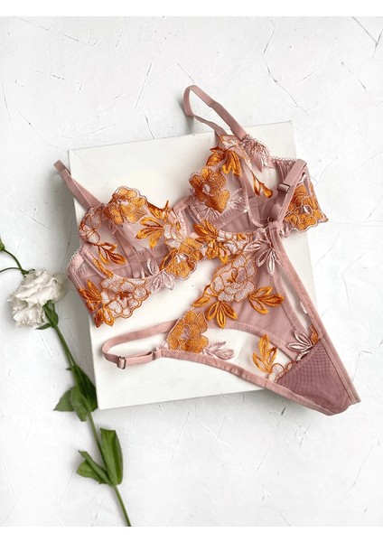 Çiçek Işlemeli Sütyen Takım