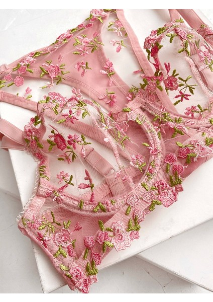 Çiçekli Balenli Sütyen Takım fırsatları