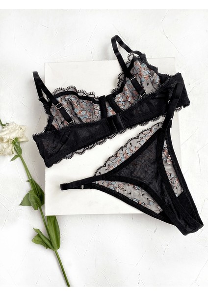 Çiçek Işlemeli Sütyen Takım fırsatları