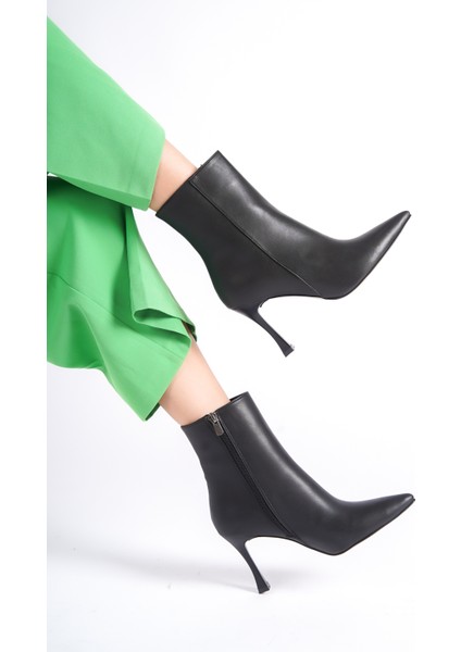 MBHRND801-S Kadın Ince Topuklu Sivri Burun Siyah Kısa Bot & Bootie