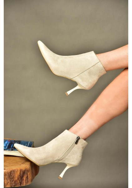N282102102 Bej Süet Ince Topuklu Sivri Burun Kadın Bot fiyatları