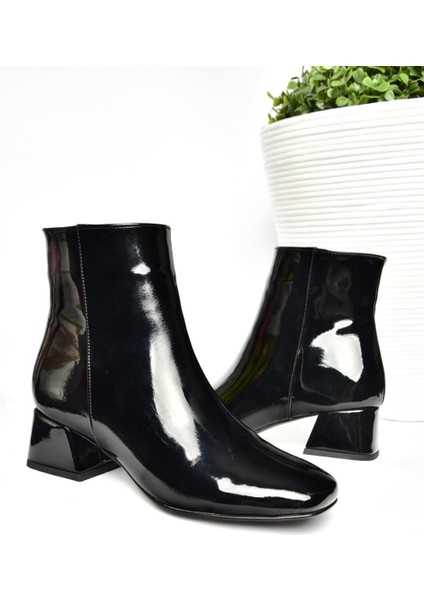R654012408 Siyah Rugan Kalın Topuklu Kadın Bot