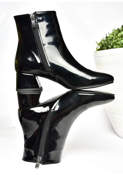 R654012408 Siyah Rugan Kalın Topuklu Kadın Bot modelleri