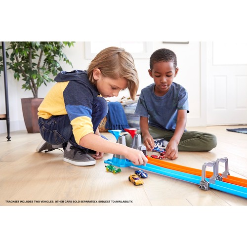 Hot Wheels Çift Çemberli Depar Pist Seti 5-10 Yaş Arası Çocuklar İçin Taşınabilir Yarış Seti