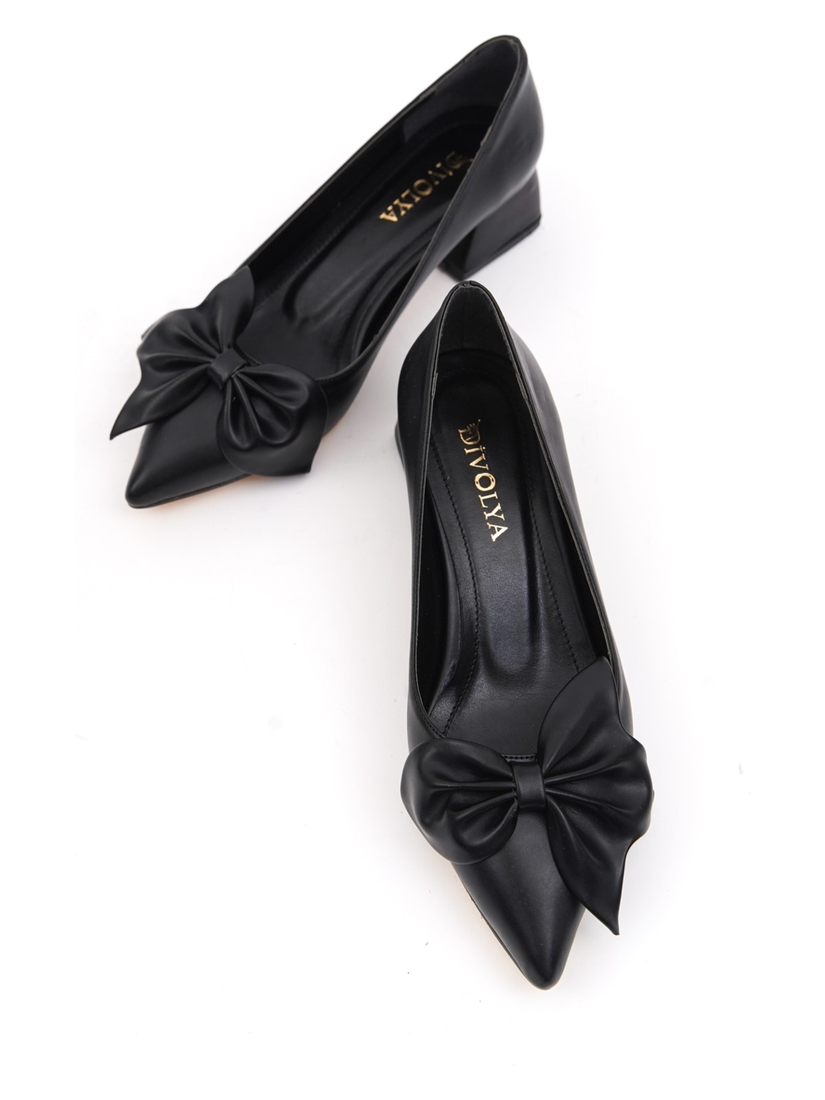 Divolya Camila Siyah Fiyonklu (4cm) Sivri Burun Topuklu Ayakkabı