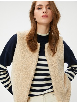 Koton Peluş Yelek Yuvarlak Yaka Önü Açık