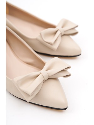 Divolya Naomi Bej Çift Fiyonklu Kısa Topuklu (1,5 Cm) Sivri Burun Günlük Babet