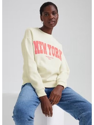 Kübra tekstil 2525 Baskılı Kadın Krem Sweatshirt