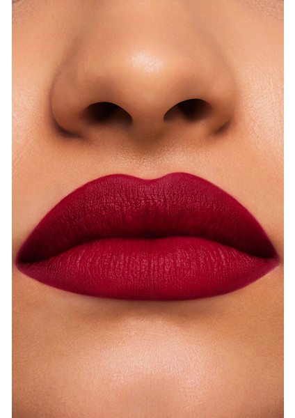 Estee Lauder Mat Bitişli Ruj - Pure Color Matte Lipstick - 3.5gr - Renk: 888 Power Kiss