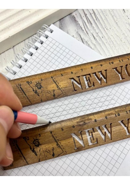 New York Desenli Vintage Ahşap Cetvel / Yer Imi indirimleri