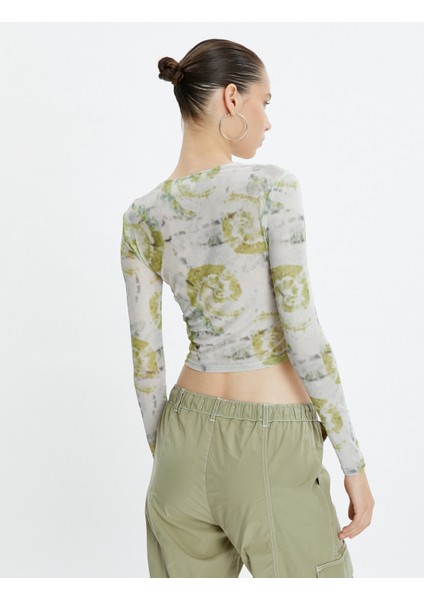 Batik Desenli Crop Tişört Uzun Kollu Bisiklet Yaka Dikiş Detaylı fırsatları