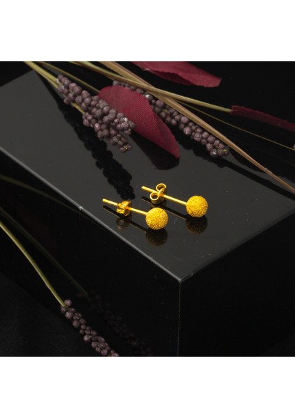 Kumlu 22 Ayar Altın Top Küpe 5 Mm.