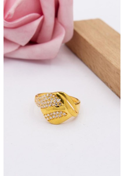 22 Ayar Altın Yüzük Kalemli Işlemeli Taşlı Kadın Yüzük