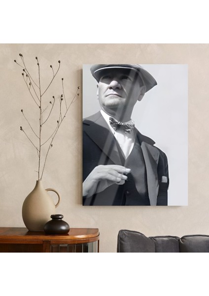 Add To Wishlist Atatürk Takım Elbiseli Şapkalı Göklere Bakıyor Cam Tablo fiyatları