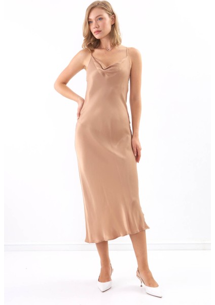 Askılı Degaje Yaka Uzun Elbise