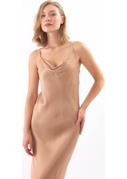 Askılı Degaje Yaka Uzun Elbise modelleri