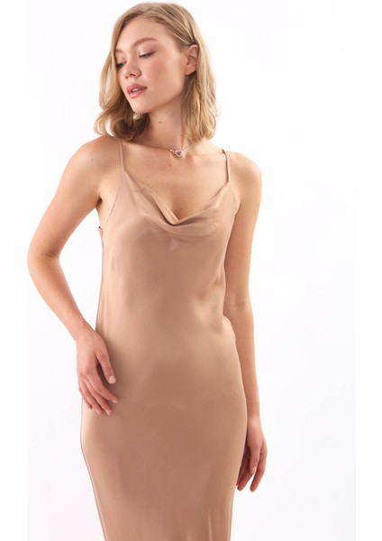 Askılı Degaje Yaka Uzun Elbise fırsatları