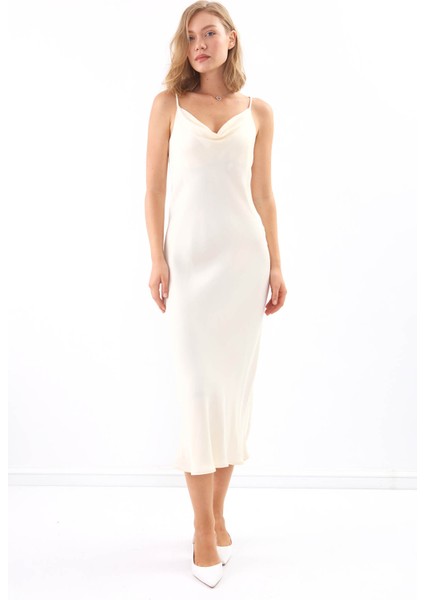 Askılı Degaje Yaka Uzun Elbise