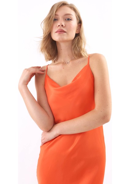 Askılı Degaje Yaka Uzun Elbise fırsatları