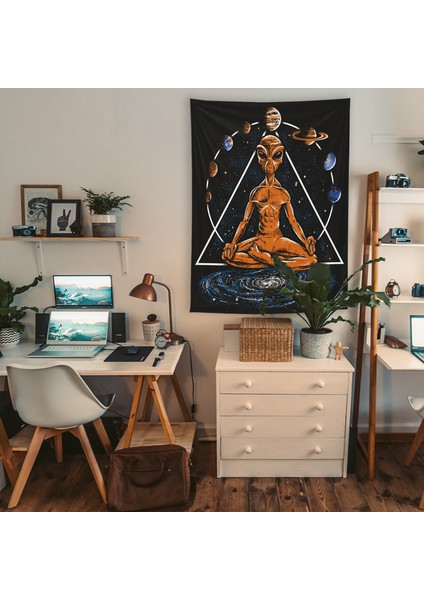 Uzaylı Yogi Duvar Örtüsü - 100 cm x 135 cm
