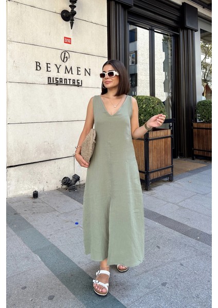 Haki Askılı Ithal Müslin Kumaş, Önü ve Arkası V Yaka, Önden Yırtmaçlı, Maksi/uzun Salaş Elbise fırsatları