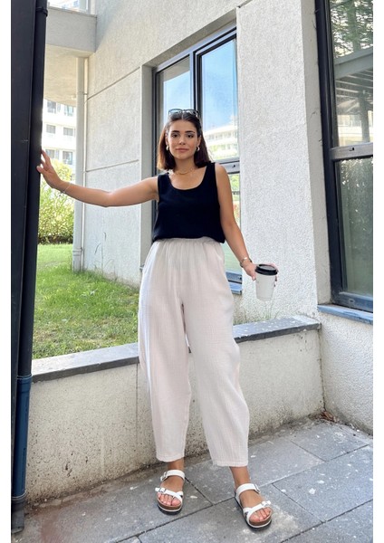 Beyaz Ithal Müslin Kumaş, Beli Lastikli,Cepli Rahat Kalıp Pantolon - Tesettüre Uygun