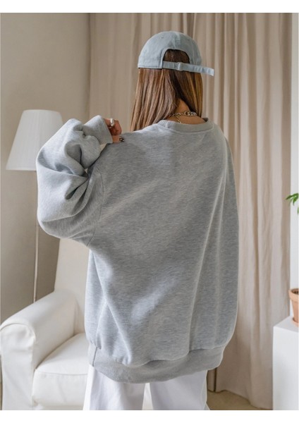 Kadın Staggertly Baskılı Bisiklet Yaka Sweatshirt fiyatları