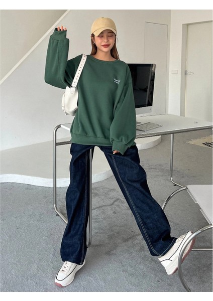 Kadın Staggertly Baskılı Bisiklet Yaka Sweatshirt fırsatları