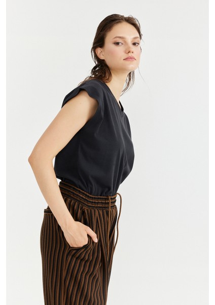 Siyah V Yaka Pamuklu T-Shırt fiyatları