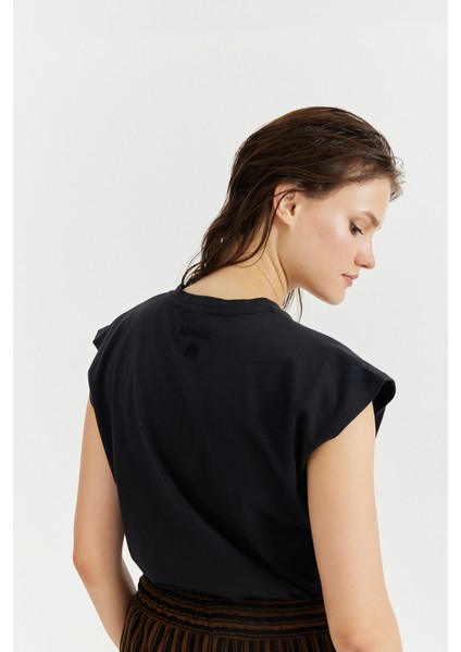 Siyah V Yaka Pamuklu T-Shırt indirimleri