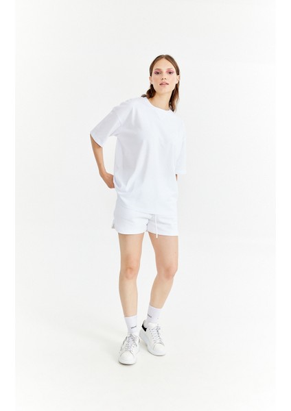 Beyaz Essentials Oversize T-Shırt K indirimleri