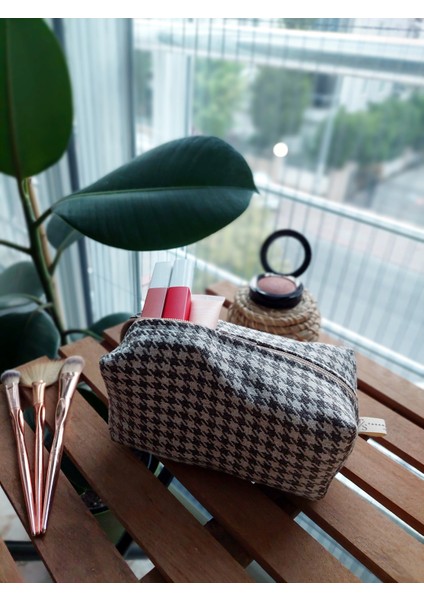 El Yapımı Makyaj Çantası - Fermuarlı Kozmetik Organizer - Seyahat Tipi Kılıf Bakım El Çantası - Açık Kahve fiyatları