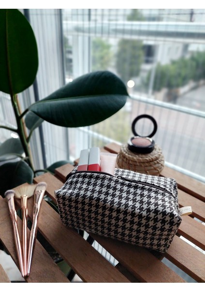 El Yapımı Makyaj Çantası - Fermuarlı Kozmetik Organizer - Seyahat Tipi Kılıf Bakım El Çantası - Koyu Kahve fiyatları