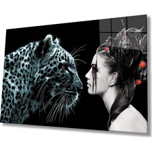 Kırmızı Ayı Kaplan ve Kadın