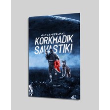 Kırmızı Ayı Asker Cam Tablo