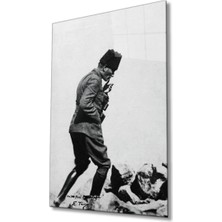 Kırmızı Ayı Atatürk Cam Tablo