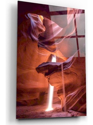 Kırmızı Ayı Minimal Cam Tablo