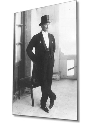 Kırmızı Ayı Atatürk Cam Tablo