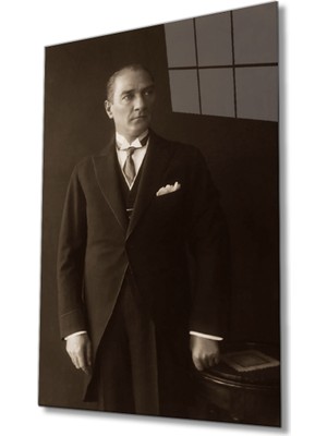 Kırmızı Ayı Atatürk Cam Tablo