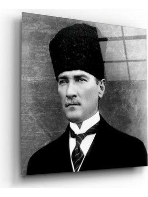 Kırmızı Ayı Atatürk Cam Tablo