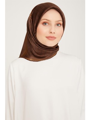 Armine Sura İpek Eşarp 23KA9054 04