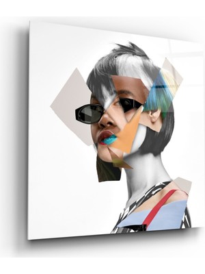 Kırmızı Ayı Portre Cam Tablo