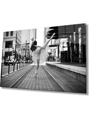 Kırmızı Ayı Balerin Cam Tablo