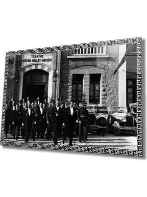 Kırmızı Ayı Atatürk Cam Tablo
