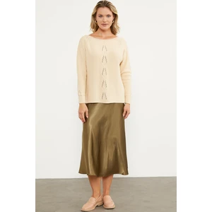 Kayık Yaka Motif Detaylı Triko Kazak - Kemik