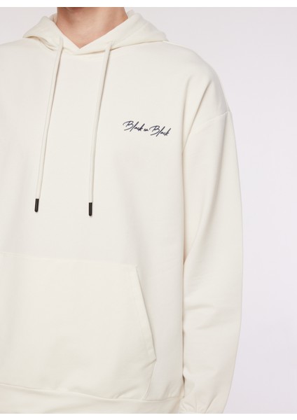 Kapüşon Yaka Baskılı Beyaz Erkek Sweatshirt B3WM-SWT70 fırsatları