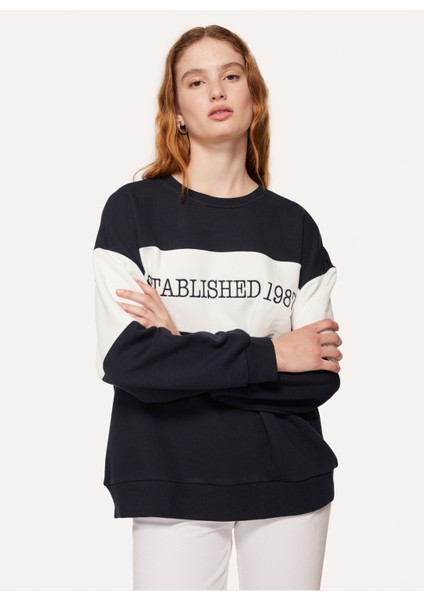 Bisiklet Yaka Nakışlı Lacivert Kadın Sweatshirt A3WL-SWT9 fırsatları