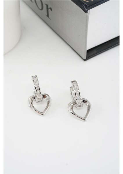 Kadın Vip Seri Baget Zirkon Taşlı Sallantılı Kalp Model Klipsli 2'li Set Küpe fiyatları