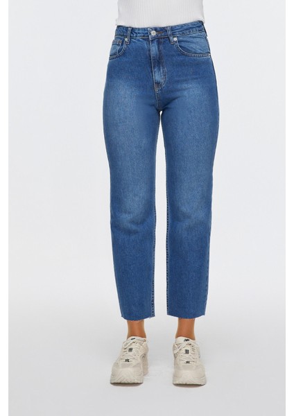 Kadın Cepli Lacivert Mom Jeans Pantolon